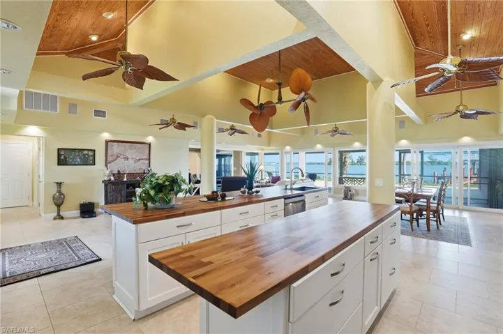 4473 E Riverside  DR, Fort Myers, FL 33905
