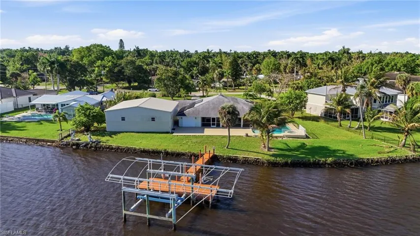 4473 E Riverside Dr, Fort Myers, Florida 33905