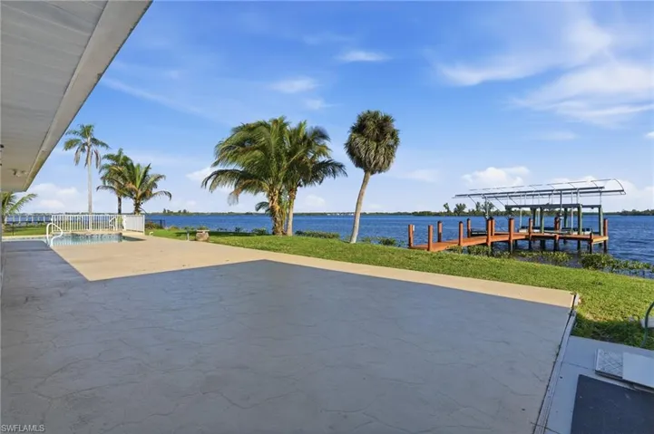 4473 E Riverside Dr, Fort Myers, Florida 33905