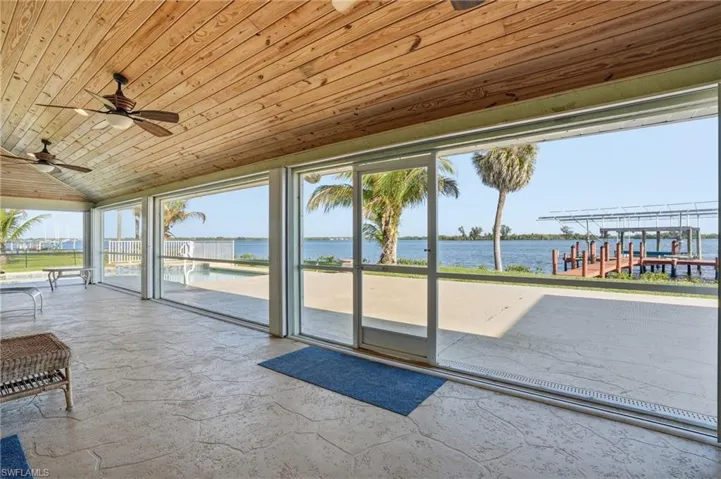 4473 E Riverside  DR, Fort Myers, FL 33905