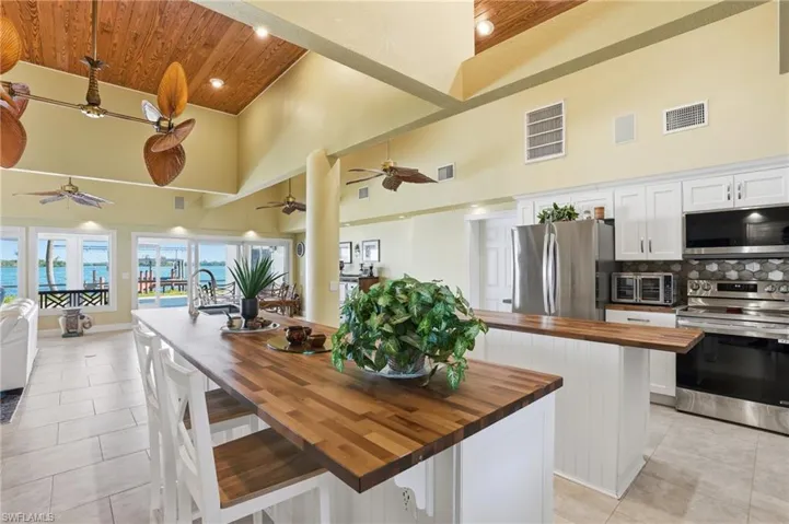 4473 E Riverside  DR, Fort Myers, FL 33905