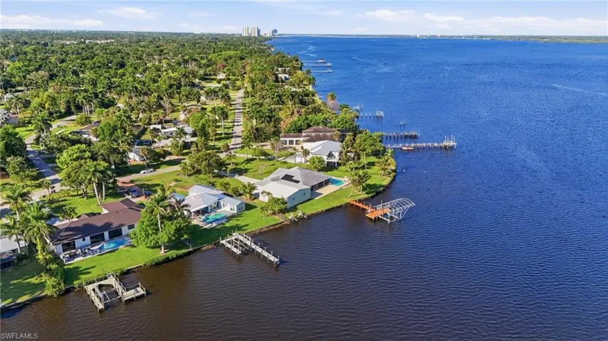 4473 E Riverside Dr, Fort Myers, Florida 33905