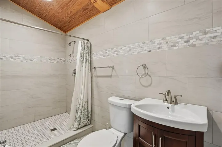 4473 E Riverside  DR, Fort Myers, FL 33905