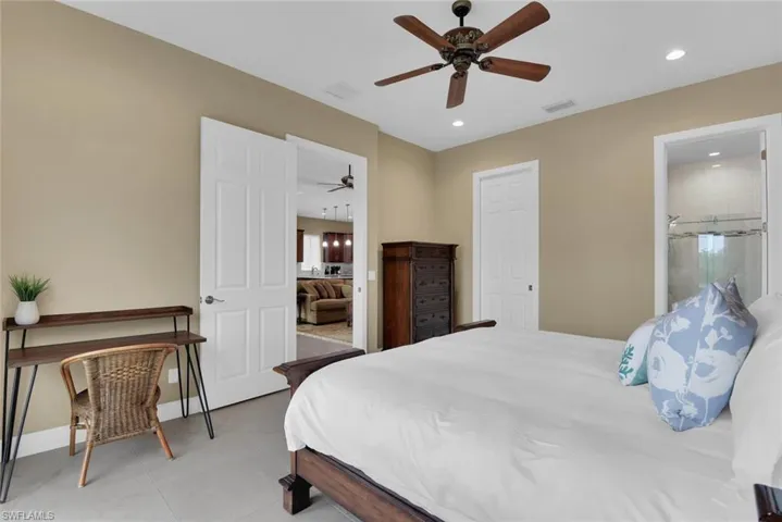 3254 Lakeview Dr, Naples, Florida 34112