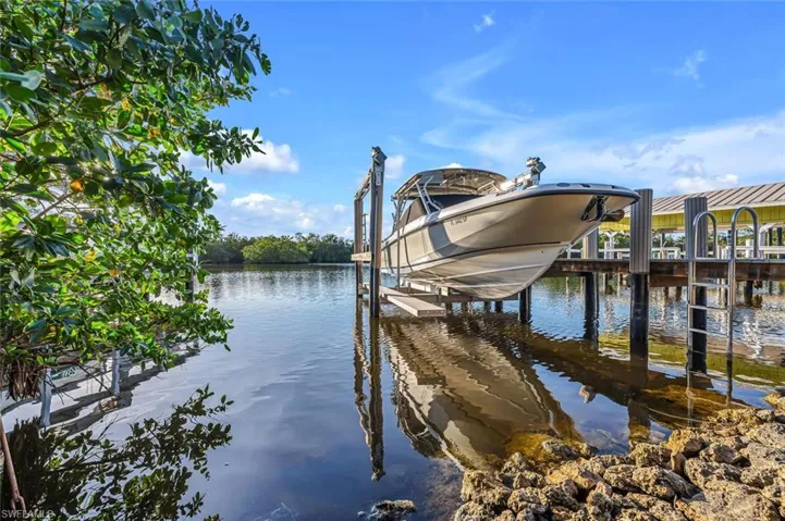 3254 Lakeview Dr, Naples, Florida 34112