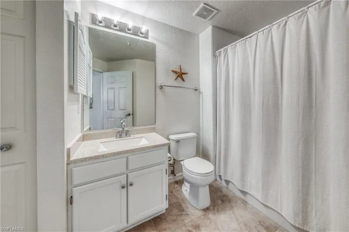 4700  Saint Croix  LN, Naples, FL 34109
