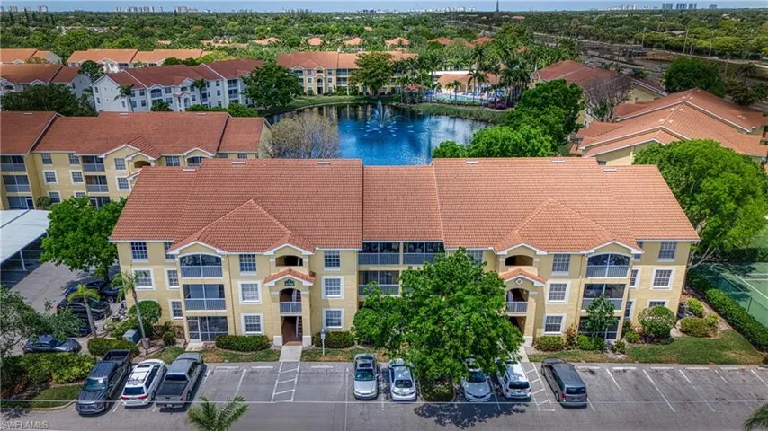 4700  Saint Croix  LN, Naples, FL 34109