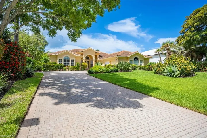 25820 Creekbend Dr, Bonita Springs, Florida 34135