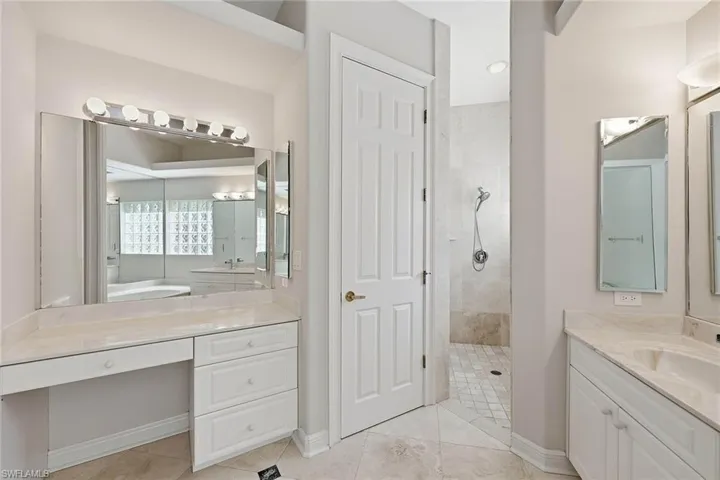 25820 Creekbend Dr, Bonita Springs, Florida 34135