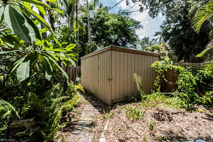 1556  Barcelona  AVE, Fort Myers, FL 33901