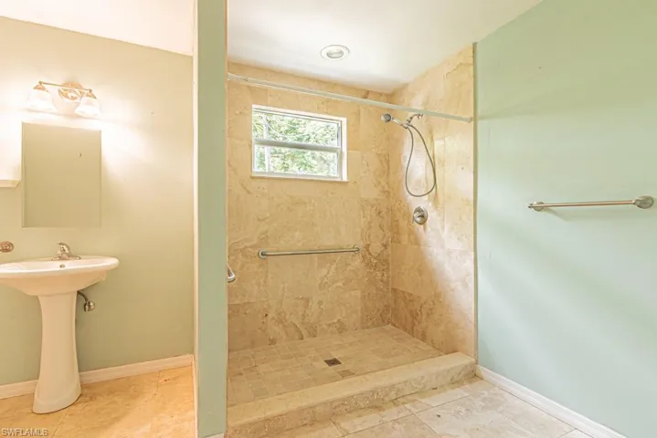 1556  Barcelona  AVE, Fort Myers, FL 33901