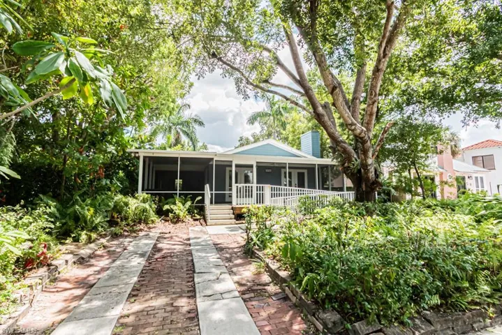1556  Barcelona  AVE, Fort Myers, FL 33901