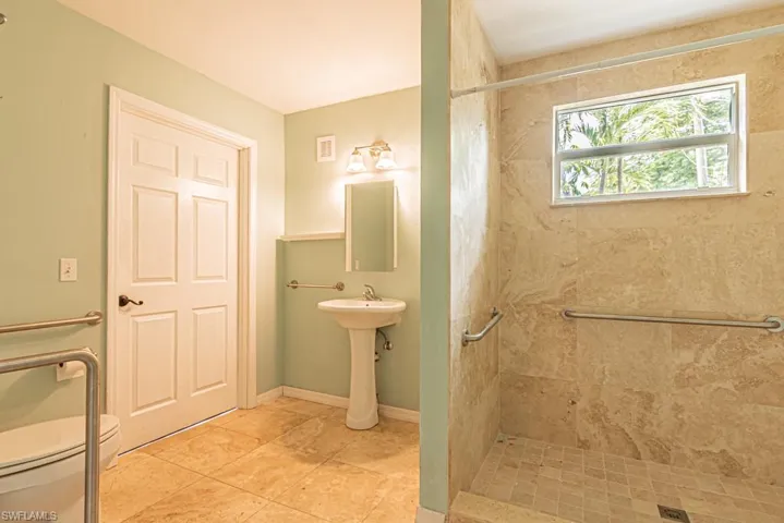 1556  Barcelona  AVE, Fort Myers, FL 33901