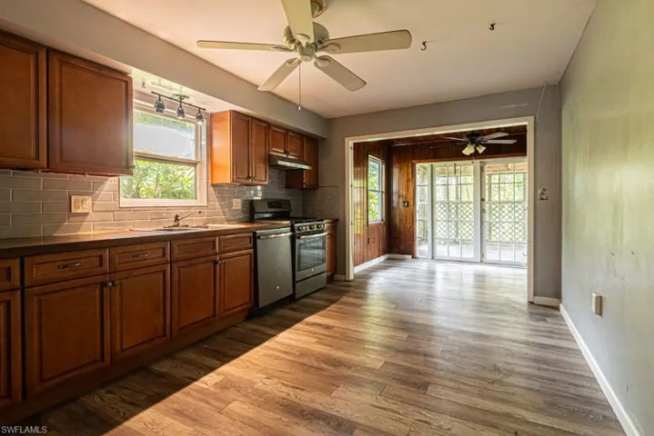 1556  Barcelona  AVE, Fort Myers, FL 33901