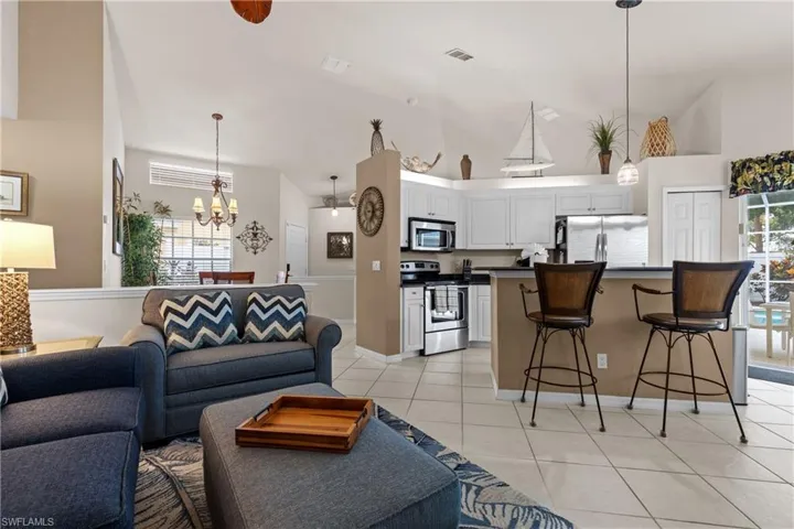 1057  Silverstrand  DR, Naples, FL 34110