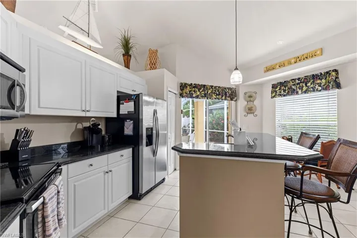 1057  Silverstrand  DR, Naples, FL 34110