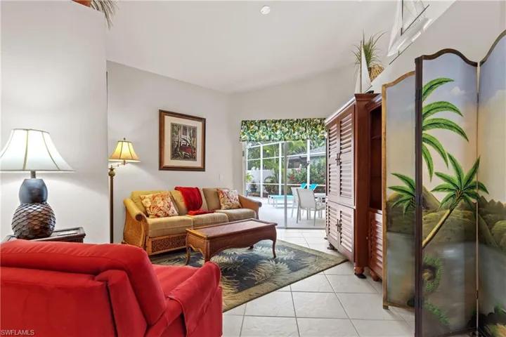1057  Silverstrand  DR, Naples, FL 34110
