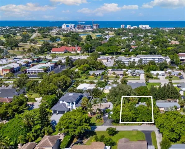 1257  11th N ST, Naples, FL 34102