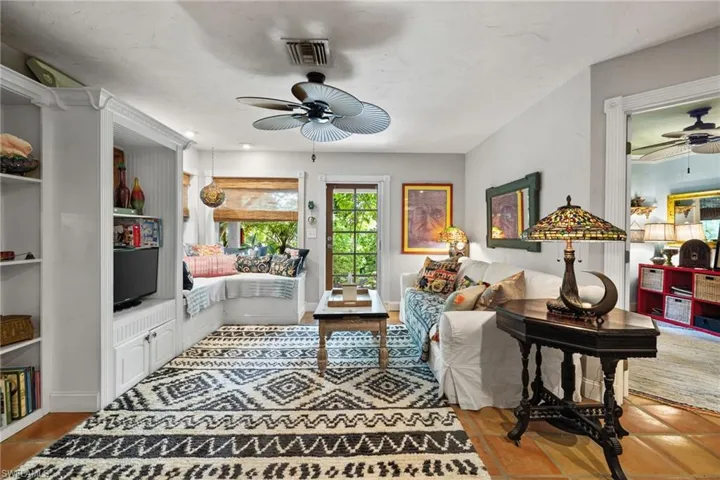 1257  11th N ST, Naples, FL 34102