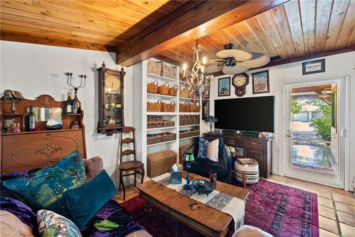 1257  11th N ST, Naples, FL 34102