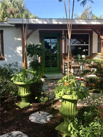 1257  11th N ST, Naples, FL 34102