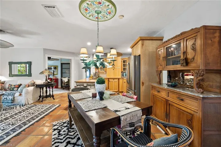 1257  11th N ST, Naples, FL 34102
