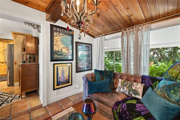 1257  11th N ST, Naples, FL 34102
