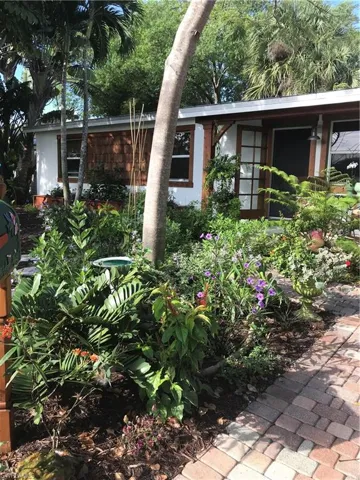 1257  11th N ST, Naples, FL 34102