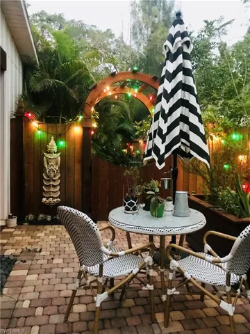 1257  11th N ST, Naples, FL 34102