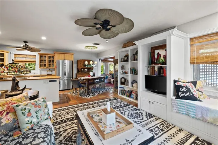 1257  11th N ST, Naples, FL 34102