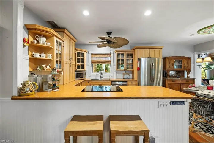 1257  11th N ST, Naples, FL 34102
