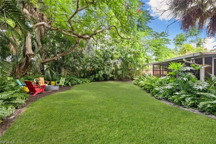 1257  11th N ST, Naples, FL 34102