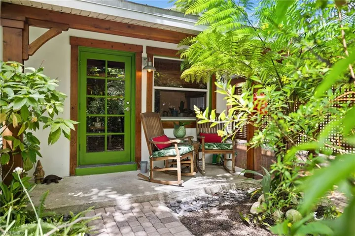 1257  11th N ST, Naples, FL 34102