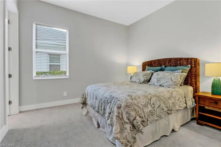 Guest bedroom (1) with carpet
