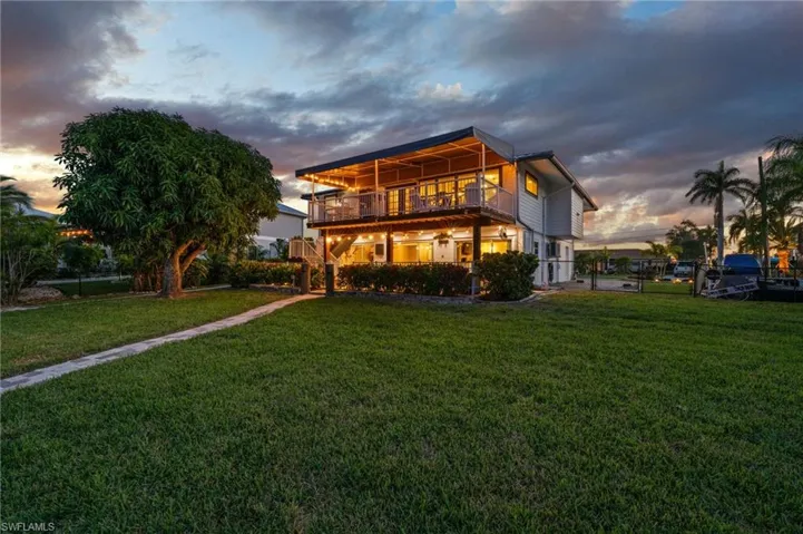 Spacious Backyard - Plenty of room for a Pool