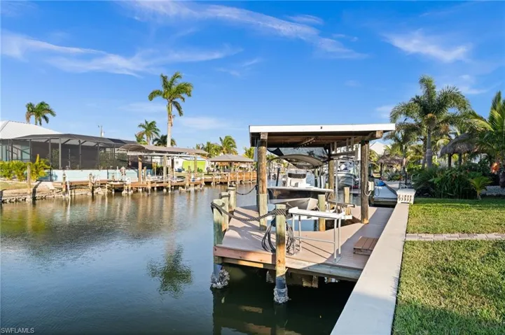 New Seawall 2015, 7K Boat Lift and Captains Walk