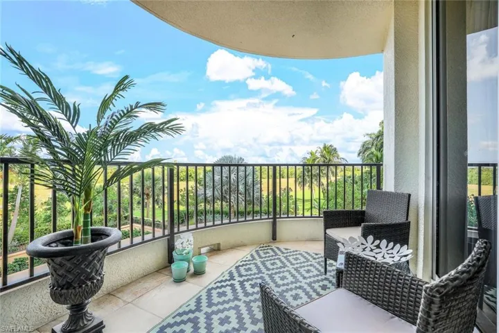 1050 Borghese Ln 206, Naples, Florida 34114