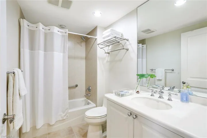 1050 Borghese Ln 206, Naples, Florida 34114