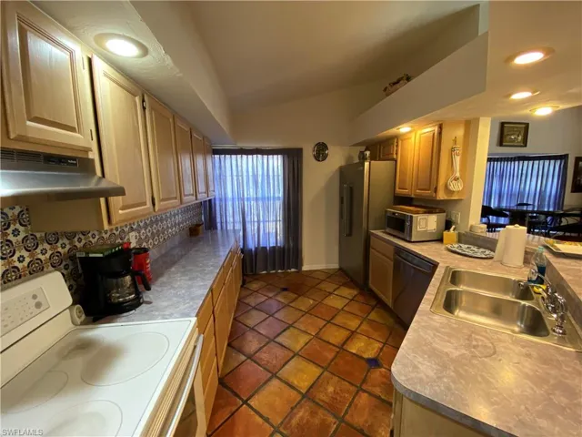 19966 Lake Vista Cir, Lehigh Acres, Florida 33936