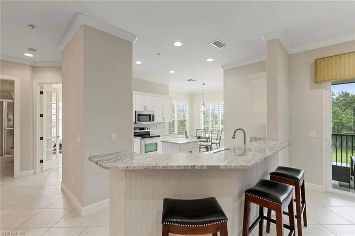 8085  Players Cove  DR, Naples, FL 34113