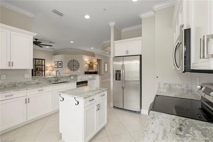 8085  Players Cove  DR, Naples, FL 34113