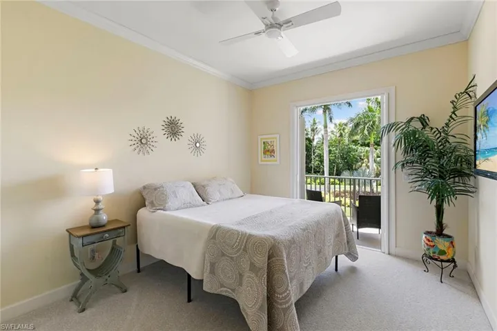 8085  Players Cove  DR, Naples, FL 34113