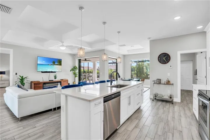 828 Sw 28th St, Cape Coral Fl 33914