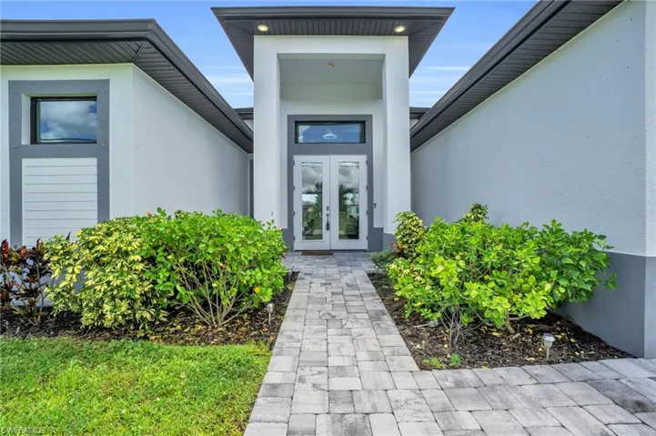 828 Sw 28th St, Cape Coral Fl 33914