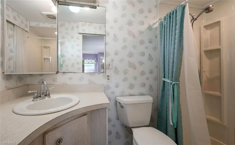 16  Le Mans Dr  , Naples, FL 34112