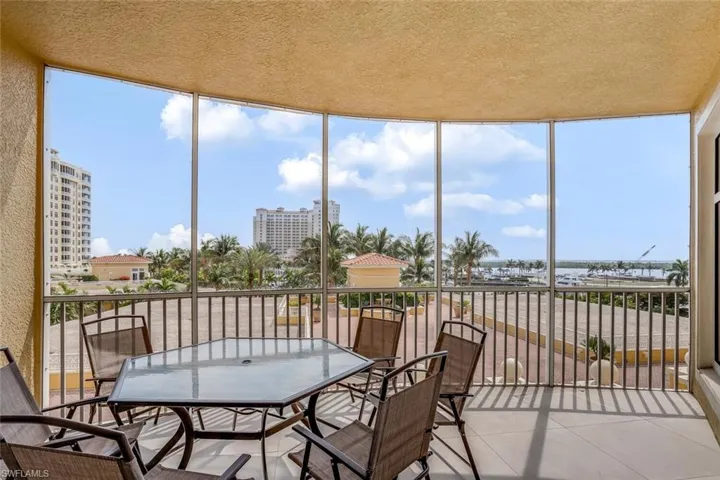 Screened-in balcony!