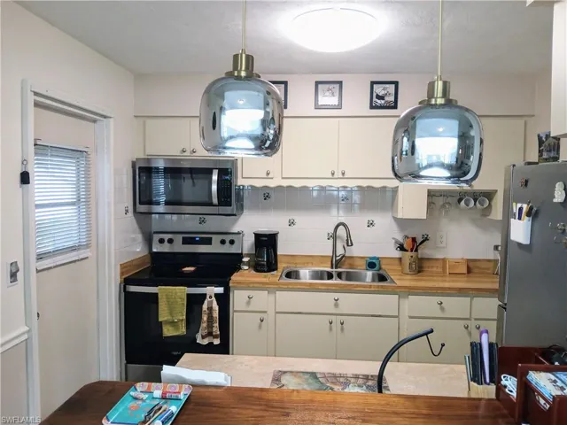 62  Heath Aster  LN, Lehigh Acres, FL 33936