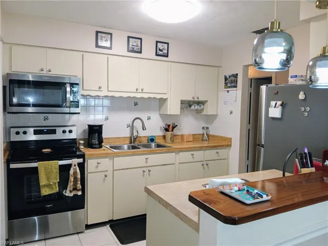 62  Heath Aster  LN, Lehigh Acres, FL 33936