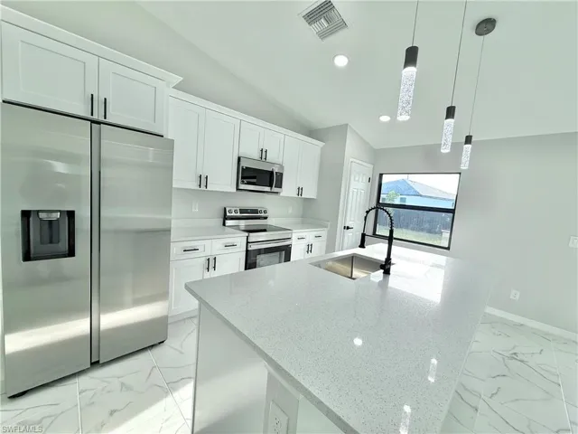 3006 Nw Douglas Cir, Cape Coral, Florida 33993