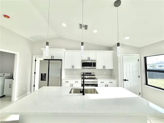 3006 Nw Douglas Cir, Cape Coral, Florida 33993